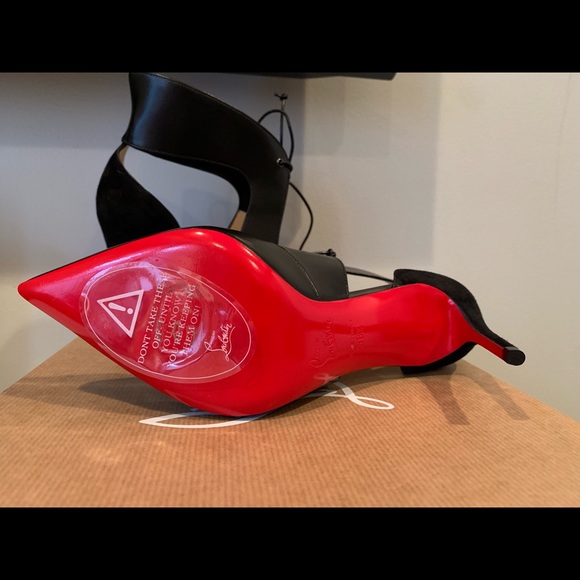 Christian Louboutin - Picture 4 of 6